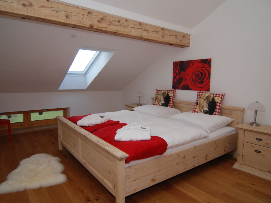 Ferienwohnung heiler, oberbayern zw. münchen und rosenheim frau ... Landhausschlafzimmer