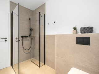 Helles Tageslicht-Badezimmer
