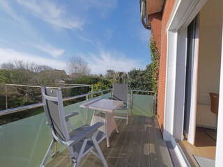 Südbalkon ,freier Blick in den Garten