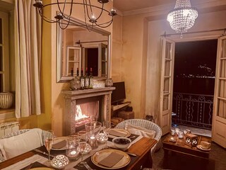 Gemütliches Wohn-/ Esszimmer mit Kamin