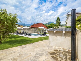 Ca. 5 m x 10 m großer Pool