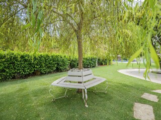 Ca. 3.000 m² großes abgeschlossenes Gemeinschaftsgrundstück mit Grillmöglichkeit und Pool