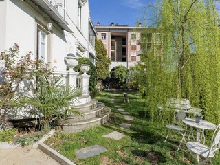 Ca. 3.000 m² großes abgeschlossenes Gemeinschaftsgrundstück mit Grillmöglichkeit und Pool