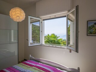 Schlafzimmer mit Doppelbett (durchgehende Matratze: ca. 1,40 m × 2,00 m)