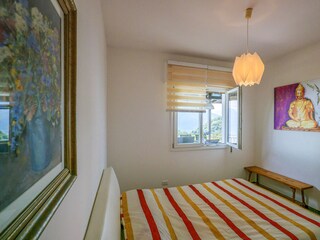 2. Schlafzimmer mit Doppelbett (durchgehende Matratze: ca. 1,40 m × 2,00 m)