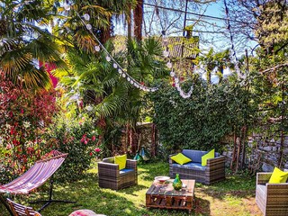 Ca. 300 m² großer Hanggarten mit schönem Seeblick