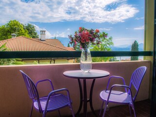 1. Balkon mit wunderschöner Sicht auf den See und die Berge