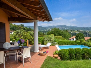 Ca. 22 m² große, überdachte Terrasse