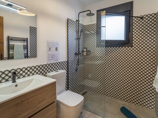 Modernes Badezimmer