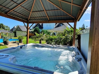 Whirlpool - Jacuzzi 2024