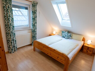 Schlafzimmer 1 (Elternzimmer)