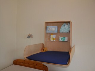 klappbarer Wickeltisch (ohne Accessoires)