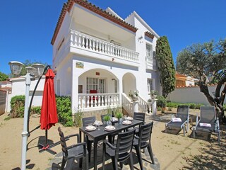 Villa Empuriabrava Buitenaudio-opname 2