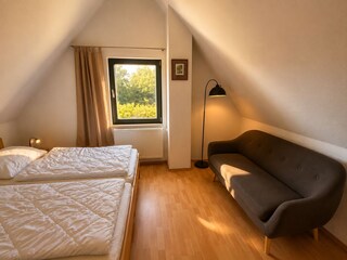Schlafzimmer mit Coutch
