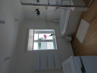 Bad mit Wanne und Dusche