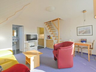 Wohnzimmer, Bad, Kochnische, Treppe ins Dachstudio