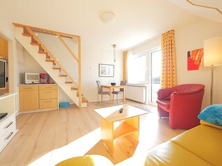 Wohnzimmer mit Westbalkon