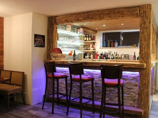 Tiefala´s Eck, Holzbar, Frühstücksraum