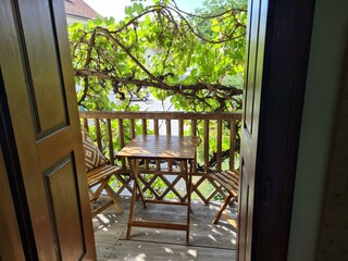 Perner Gartenhaus_Balkon_Oststeiermark