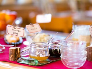 Frühstücksbuffet Marmeladen