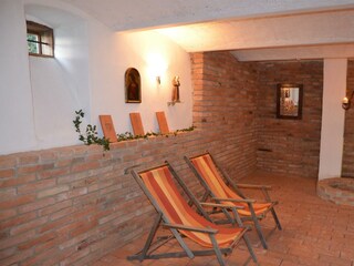 Gewölbekeller mit Schöpfbrunnen