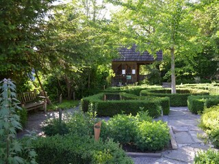 Moarhofstöckl_barocker Kräutergarten_Oststeiermark