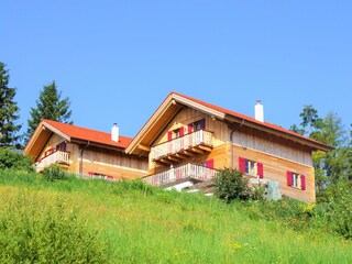 Ferienhaus auf einer Anhöhe