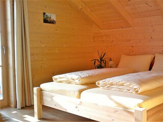 Doppelbett im Schlafzimmer