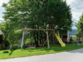 Spielplatz am Leitenbauerhof (C) UaB Sorger