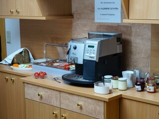 Frühstücksbuffet (C) UaB Sorger