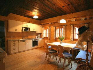 Küche und Sitzecke beim Kleinbachbauer_Almenland