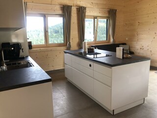 Moderne Küche mit herrlicher Aussicht