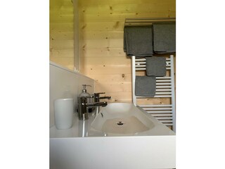 Badezimmer mit Doppekwaschbecken