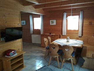 Blockhaus Wohn- und Essbereich