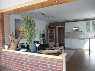 Sonnenloft  Wohnzimmer mit Küchenzeile