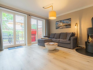 Wohnzimmer mit Südterrasse