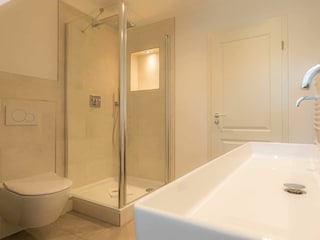 Badezimmer (OG)