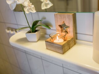 Badezimmerdetail - Haus Sturmmoewe, Wohnung 1, Badallee 27-27a, St. Peter-Dorf