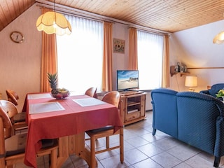 Wohnzimmer und Essbereich