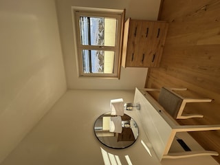 Schlafzimmer mit Schminktisch