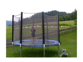 Spielplatz mit Trampolin