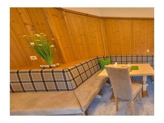 Frühstücksraum_Ofen