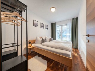 Schlafzimmer mit Terrasse- und Panoramablick