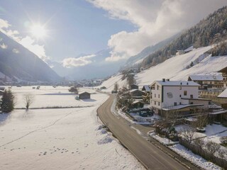 35 - DJI_20251127144547_0015_D_WEB