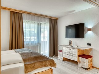 20250625 Hotel Alpenstolz (Superior Zimmer) 7