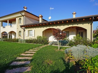 Die schöne Zweifamilienhaus