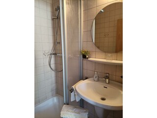 Das Bad im Einzelzimmer