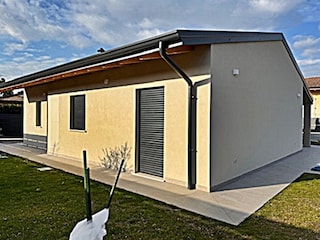 Villa Sicht auf Schlafzimmer und Bad