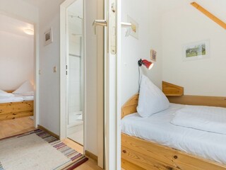 2. Schlafzimmer