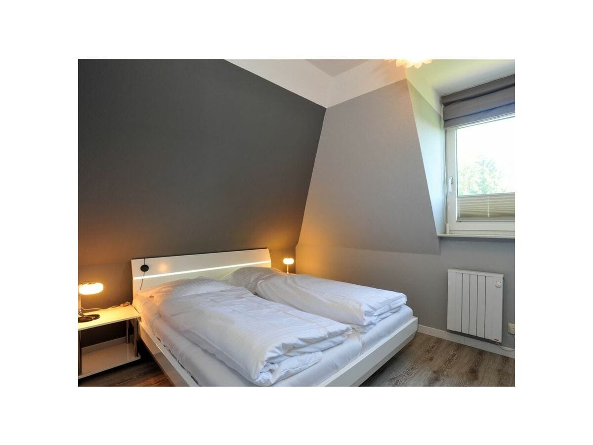 Schlafzimmer - Haus Austernfischer, Wohnung 4, Klaus-Groth-Weg 26, St. Peter-Bad